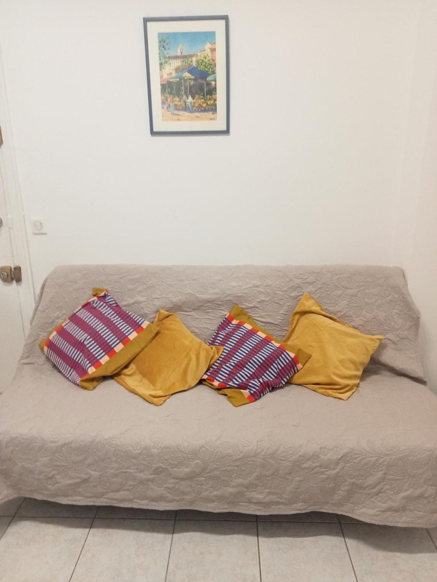 Appartement Centre- Small Pied-a-terre Near Beaches *
