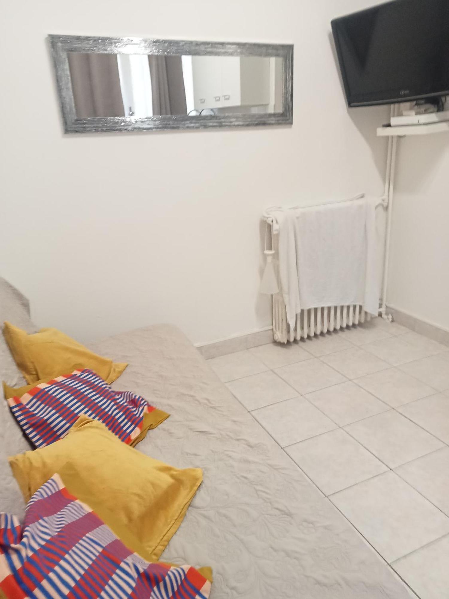 Centre- Small Pied-a-terre Near Beaches Appartement